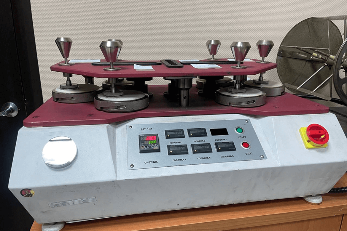 Testing of electrical equipment for resistance to electrostatic discharges